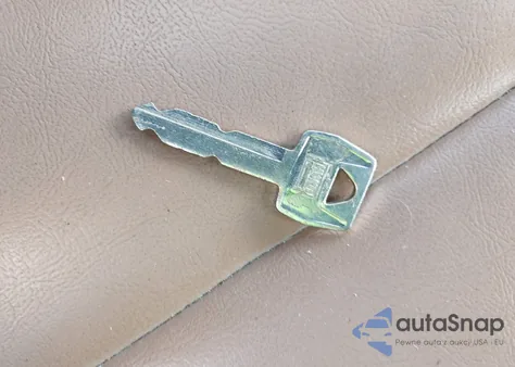 1987 Ford F150 from USA, damaged, VIN 1FTCF15N9HPB11588